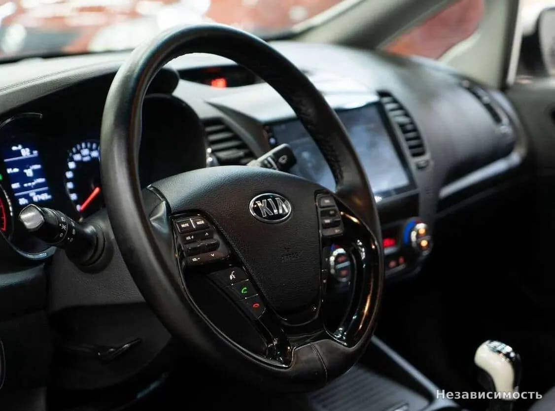 KIA Cerato 2017 с пробегом — фото 5