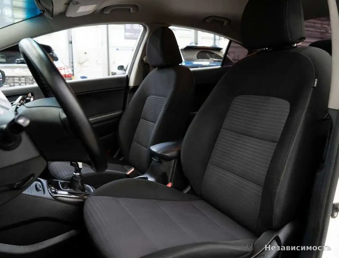 KIA Cerato 2017 с пробегом — фото 6