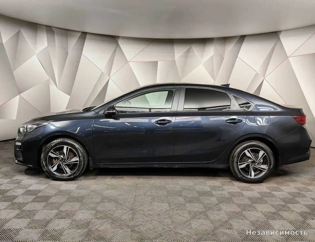KIA Cerato 2019 с пробегом — фото 5