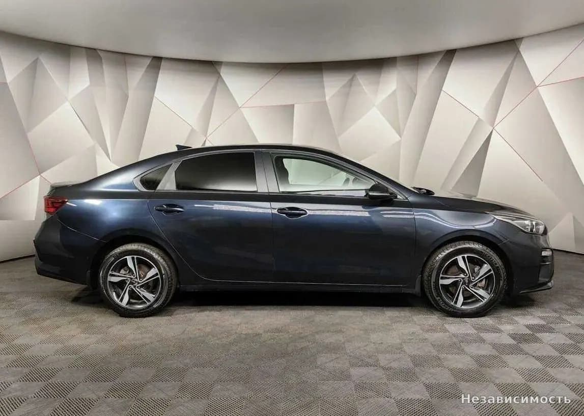 KIA Cerato 2019 с пробегом — фото 6