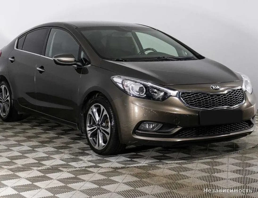 KIA Cerato 2015 с пробегом — фото 3