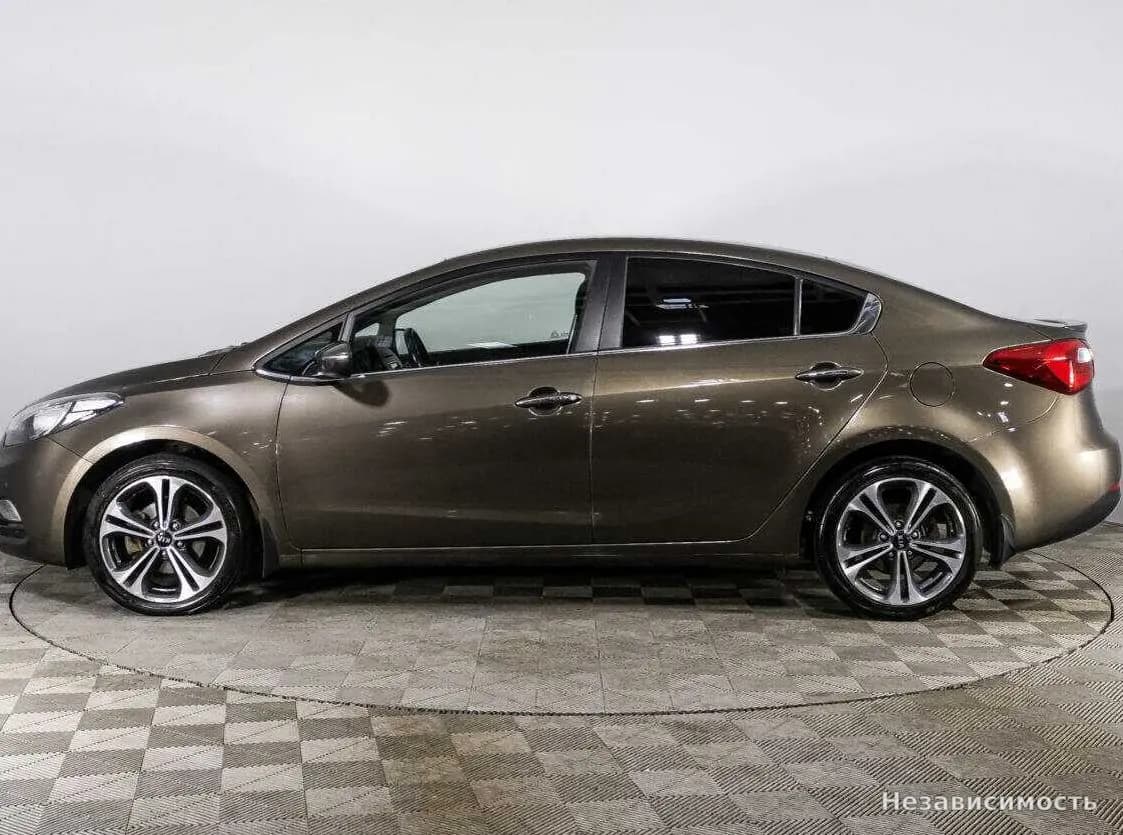 KIA Cerato 2015 с пробегом — фото 8