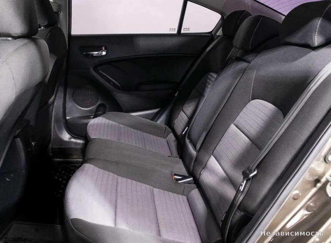 KIA Cerato 2015 с пробегом — фото 10