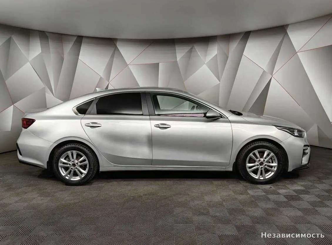 KIA Cerato 2019 с пробегом — фото 6