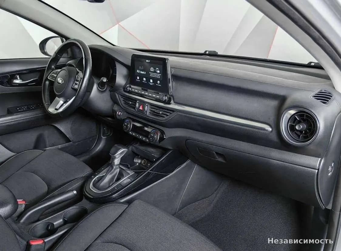 KIA Cerato 2019 с пробегом — фото 9