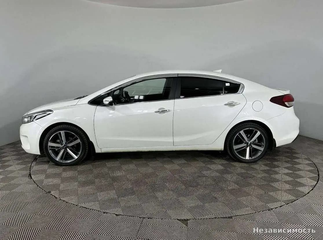 KIA Cerato 2017 с пробегом — фото 5