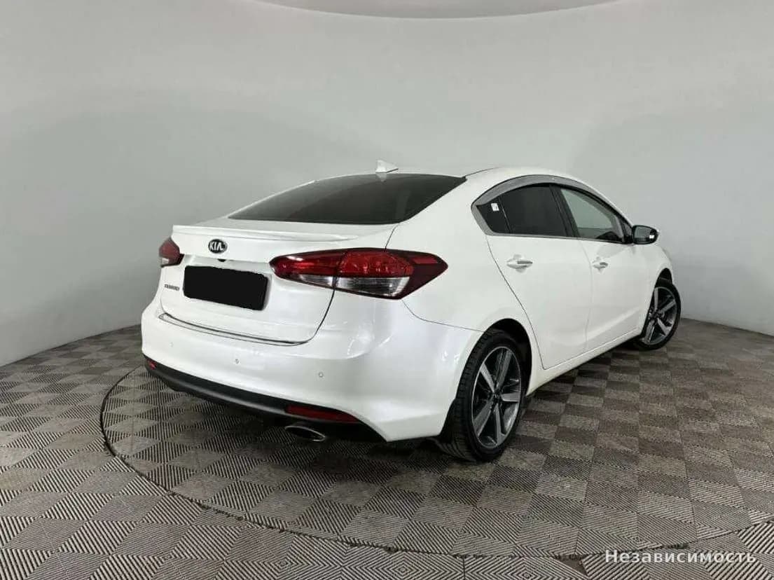 KIA Cerato 2017 с пробегом — фото 6