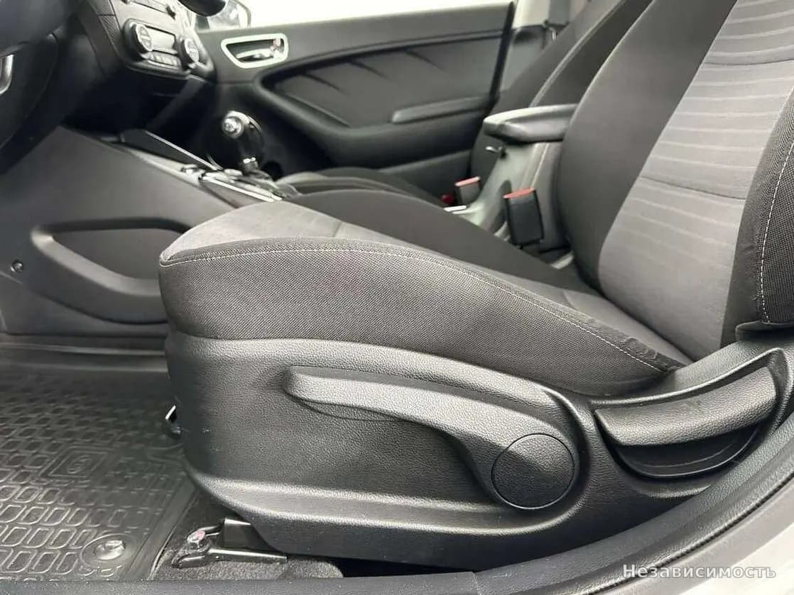 KIA Cerato 2017 с пробегом — фото 10