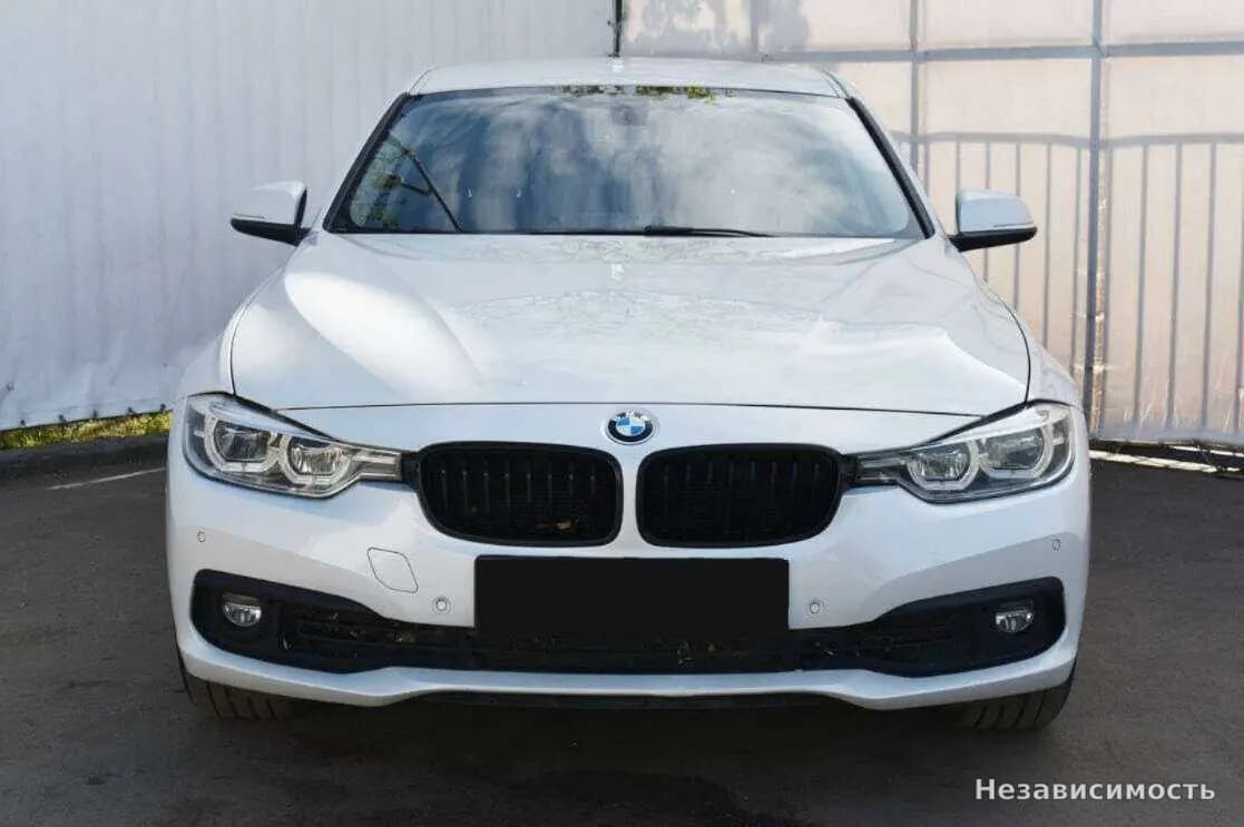 BMW 3 серии 2018 с пробегом — фото 2