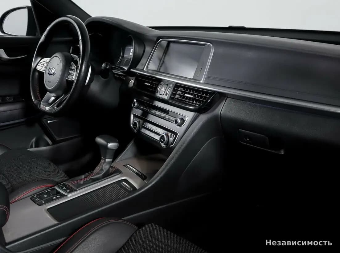 KIA Optima 2018 с пробегом — фото 9