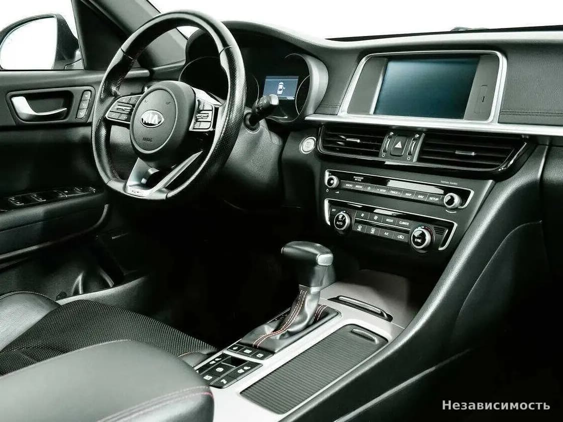 KIA Optima 2018 с пробегом — фото 9