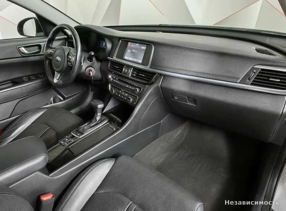 KIA Optima 2017 с пробегом — фото 9