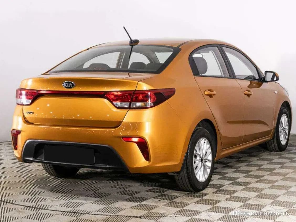 KIA Rio 2017 с пробегом — фото 5