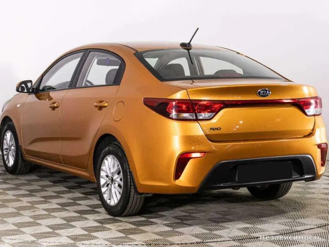 KIA Rio 2017 с пробегом — фото 7