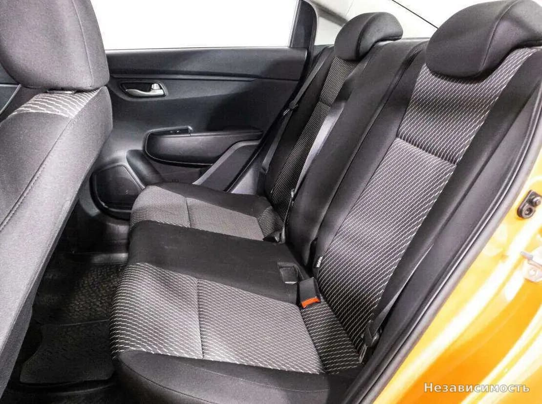 KIA Rio 2017 с пробегом — фото 10