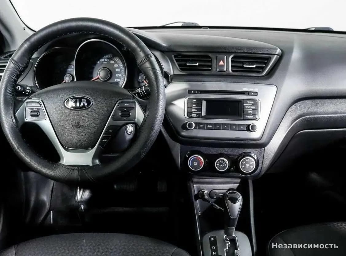 KIA Rio 2016 с пробегом — фото 9