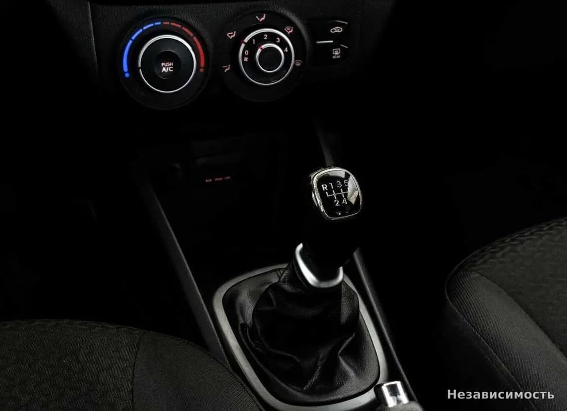 KIA Rio 2014 с пробегом — фото 10