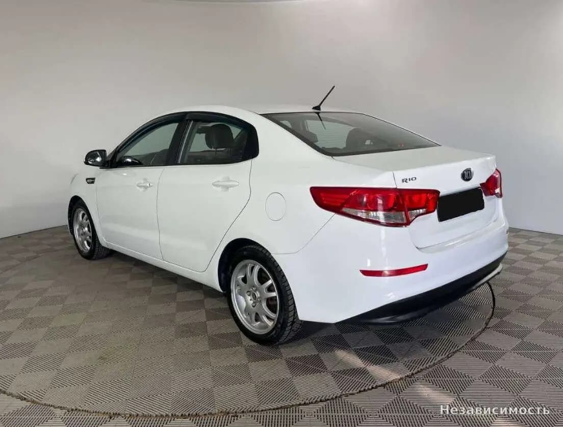 KIA Rio 2015 с пробегом — фото 6