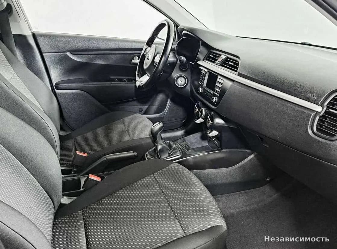 KIA Rio 2018 с пробегом — фото 7