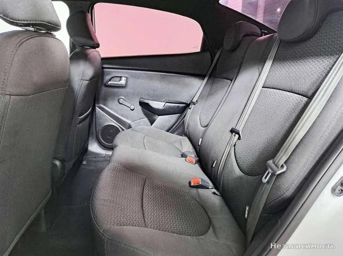 KIA Rio 2015 с пробегом — фото 10