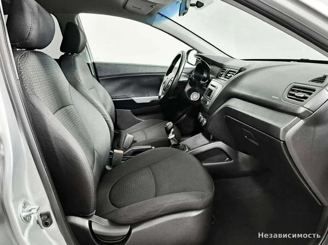 KIA Rio 2017 с пробегом — фото 7