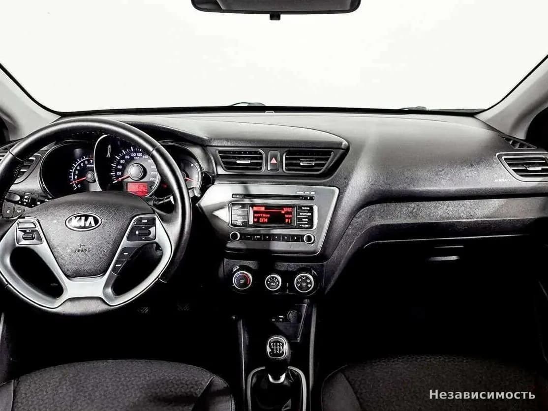 KIA Rio 2017 с пробегом — фото 10