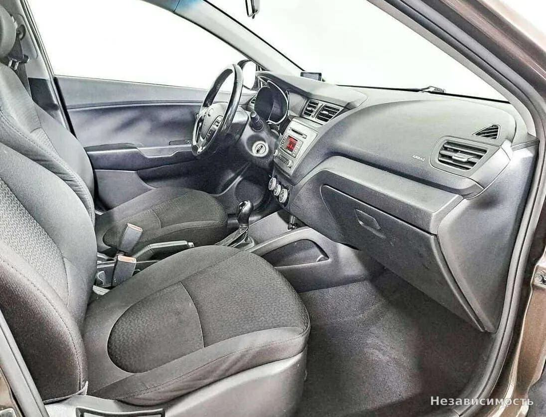 KIA Rio 2015 с пробегом — фото 9