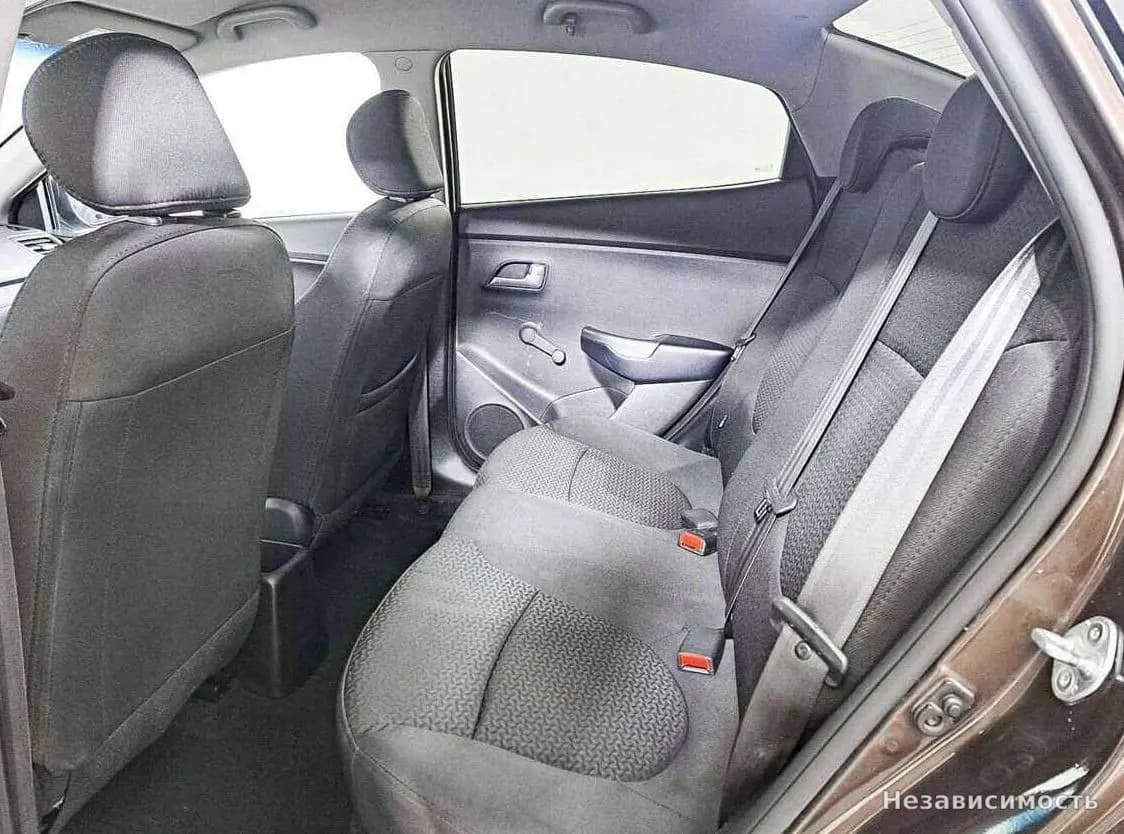 KIA Rio 2015 с пробегом — фото 10