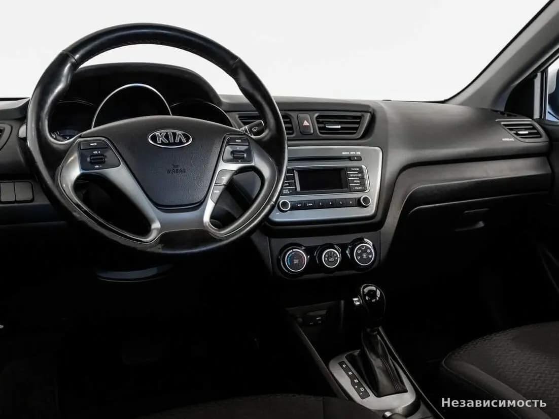 KIA Rio 2015 с пробегом — фото 9