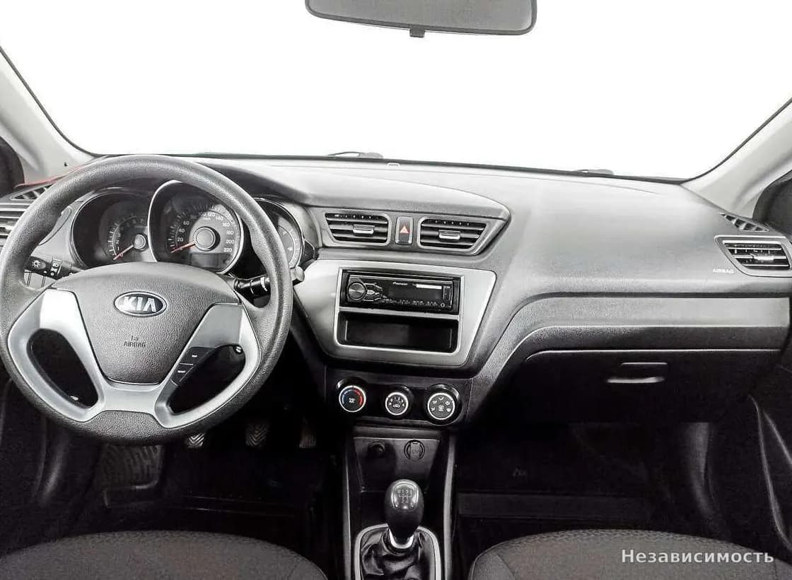 KIA Rio 2016 с пробегом — фото 10