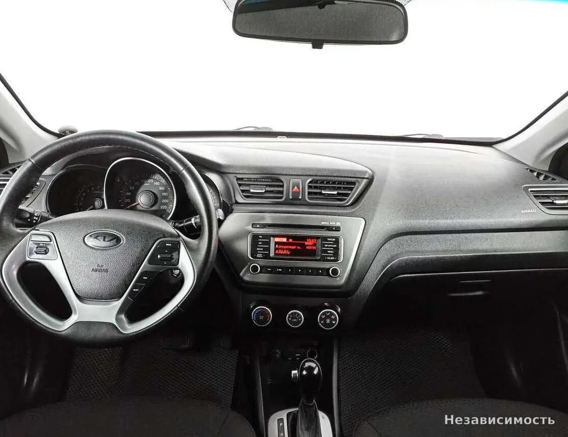 KIA Rio 2017 с пробегом — фото 10