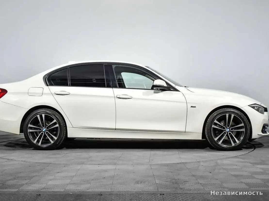 BMW 3 серии 2017 с пробегом — фото 4