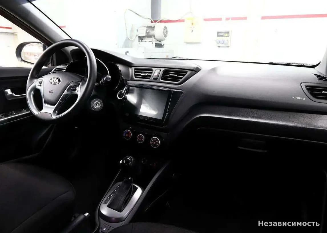 KIA Rio 2016 с пробегом — фото 9