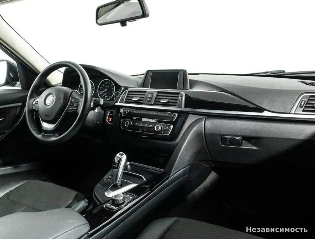 BMW 3 серии 2018 с пробегом — фото 9
