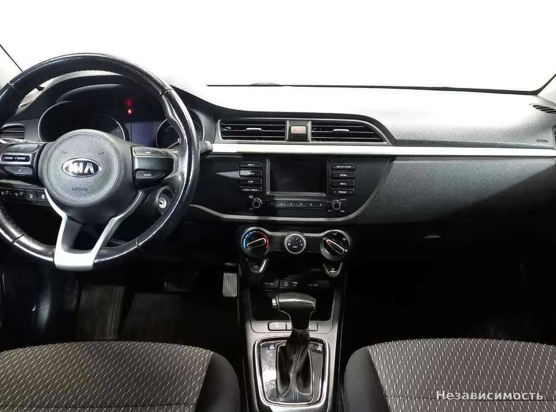 KIA Rio 2018 с пробегом — фото 9