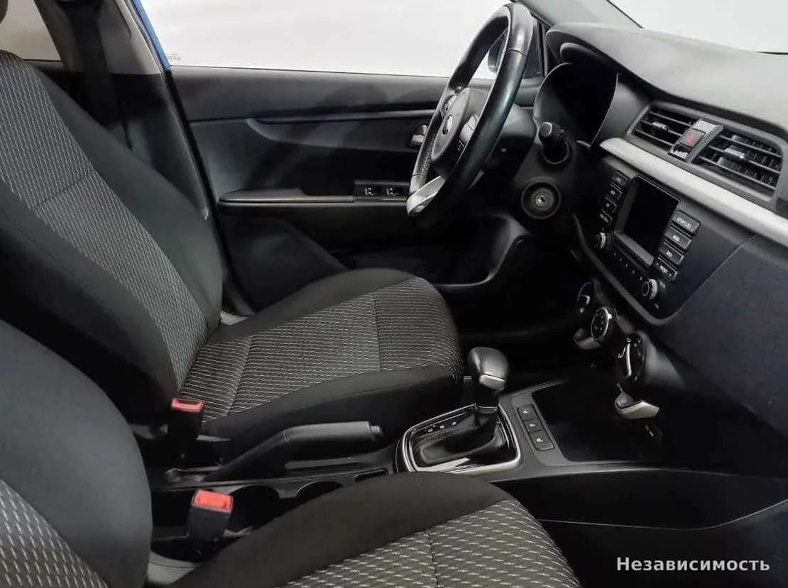 KIA Rio 2018 с пробегом — фото 10
