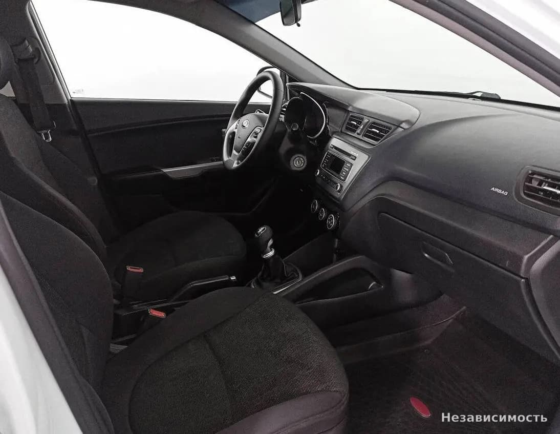 KIA Rio 2015 с пробегом — фото 10
