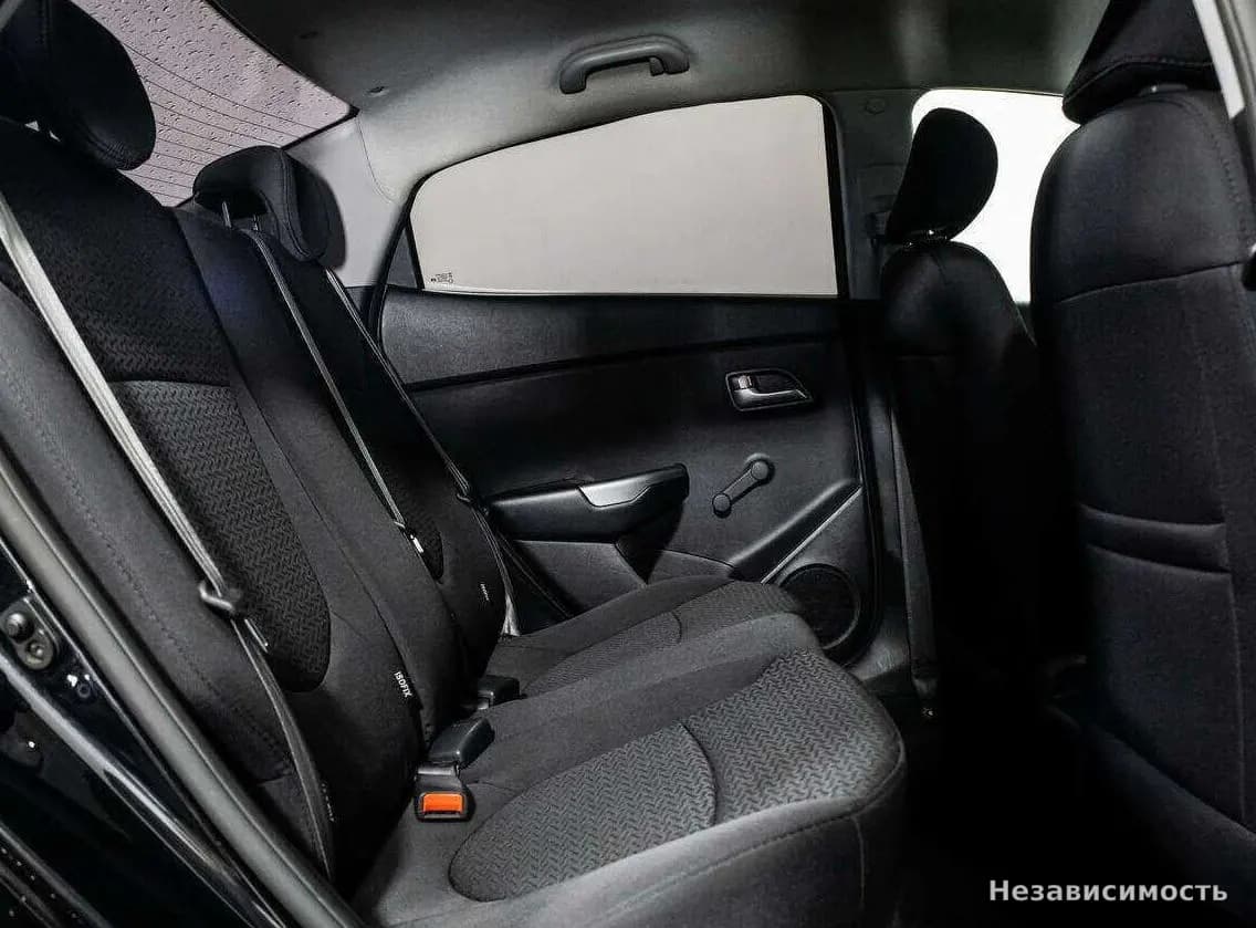 KIA Rio 2016 с пробегом — фото 10