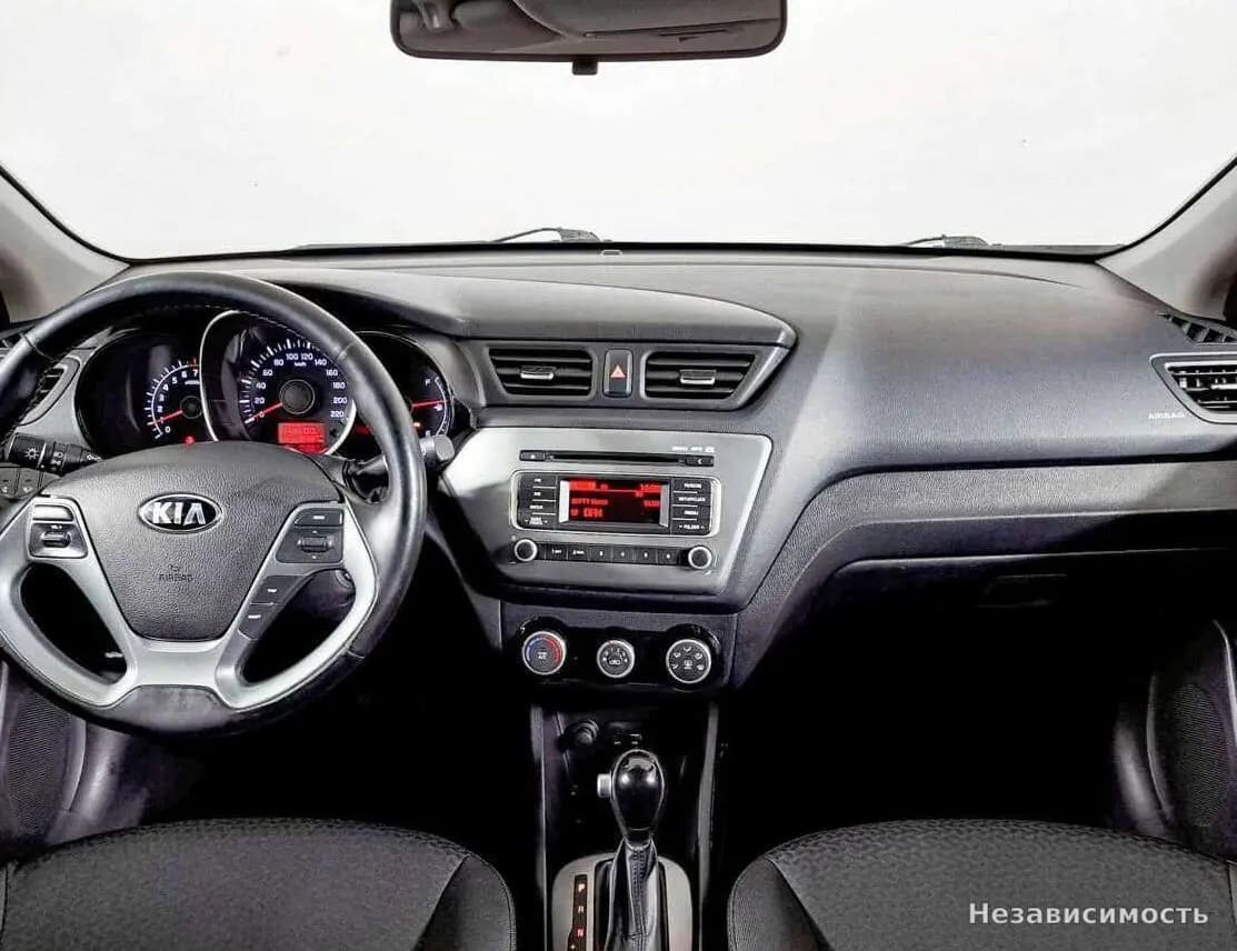 KIA Rio 2017 с пробегом — фото 10
