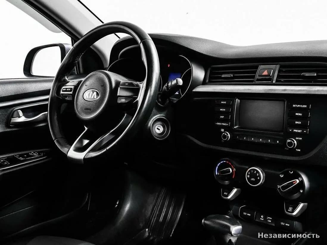 KIA Rio 2017 с пробегом — фото 9