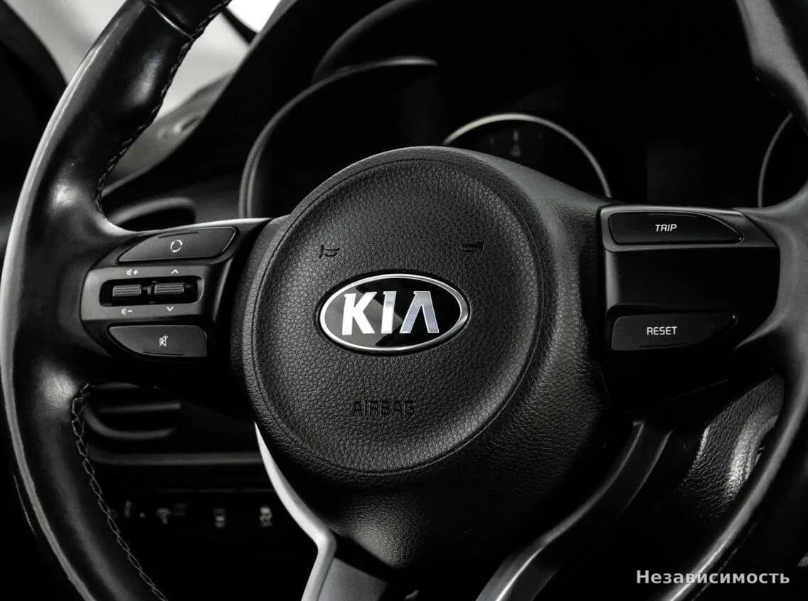 KIA Rio 2018 с пробегом — фото 10