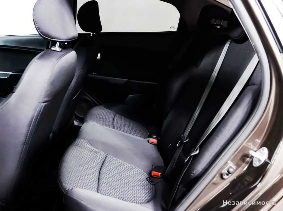 KIA Rio 2015 с пробегом — фото 10