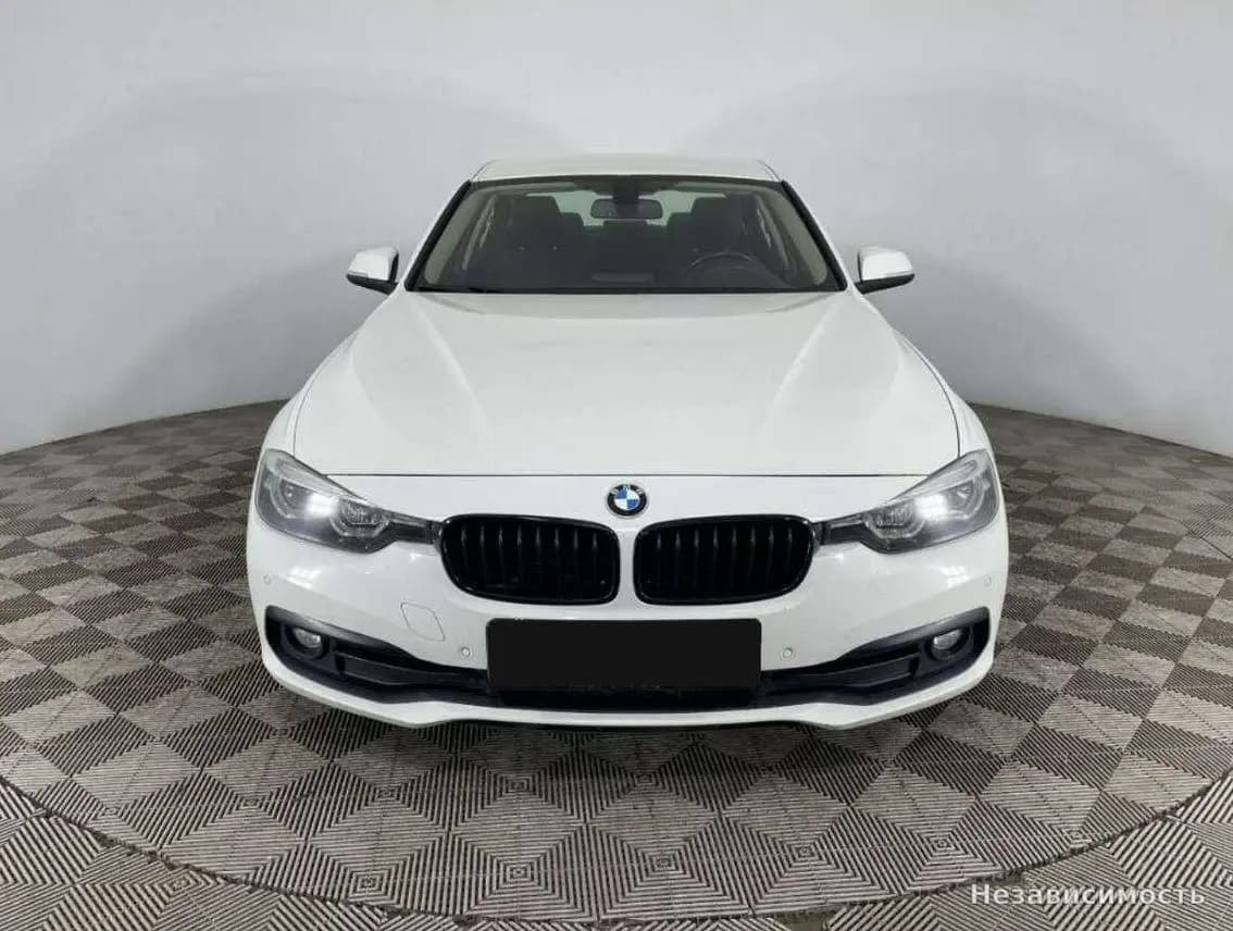 BMW 3 серии 2018 с пробегом — фото 2