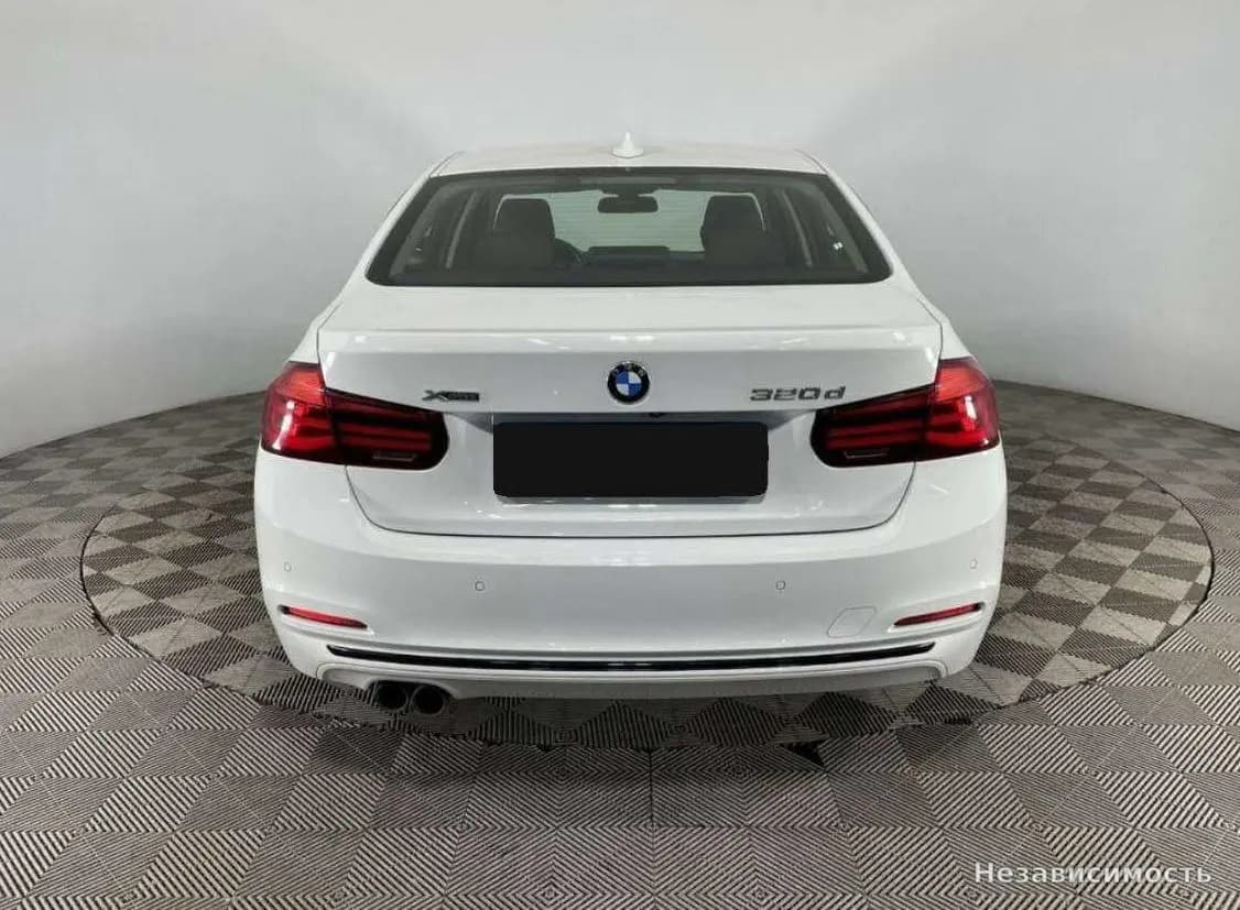 BMW 3 серии 2018 с пробегом — фото 3