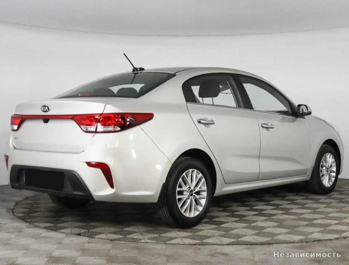 KIA Rio 2017 с пробегом — фото 5