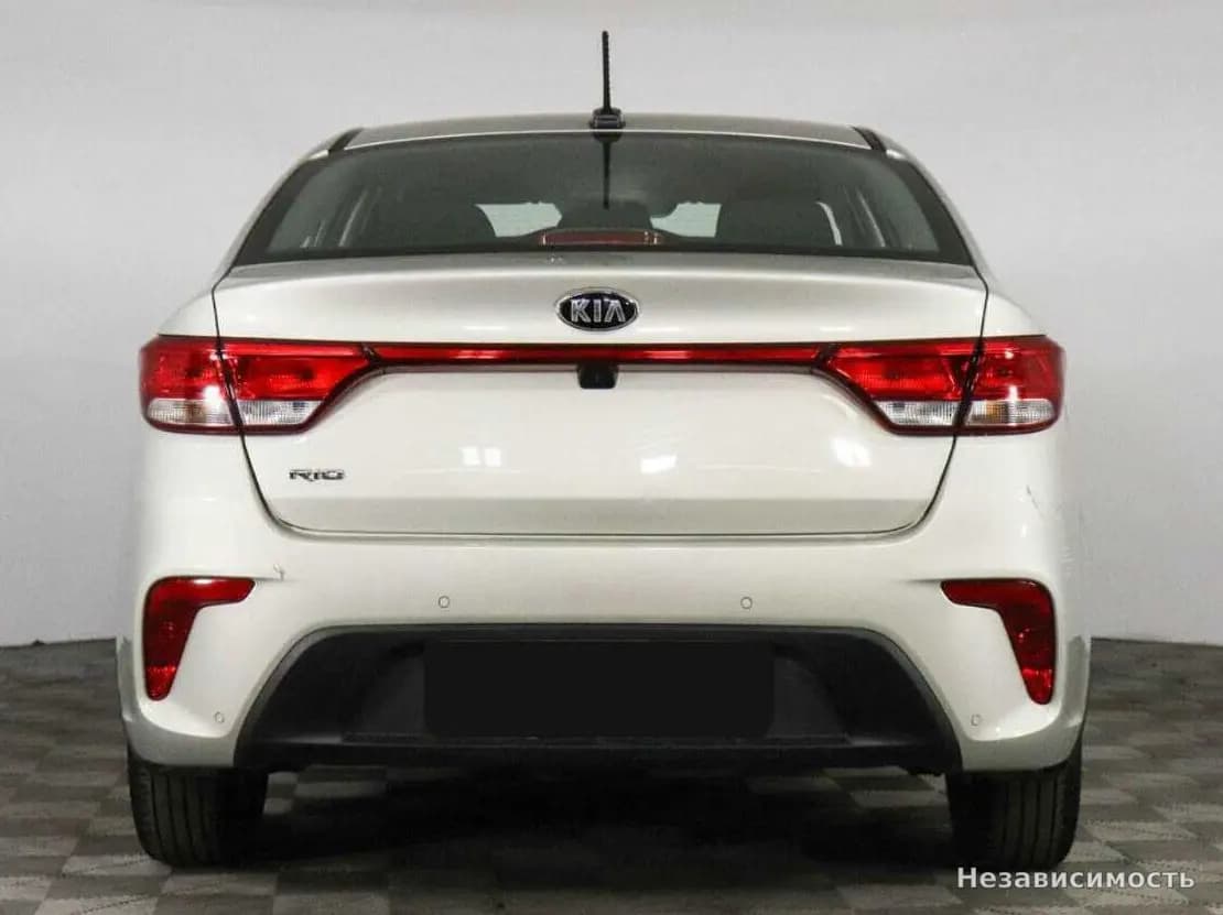 KIA Rio 2017 с пробегом — фото 6