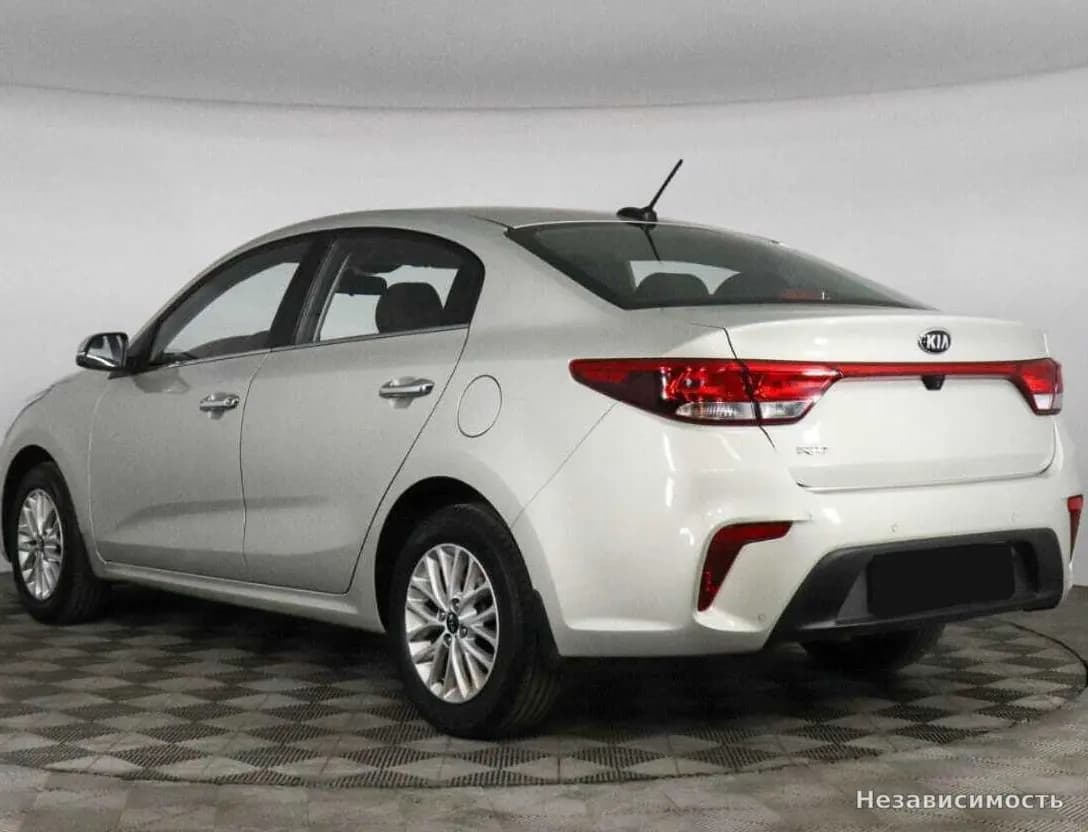 KIA Rio 2017 с пробегом — фото 7