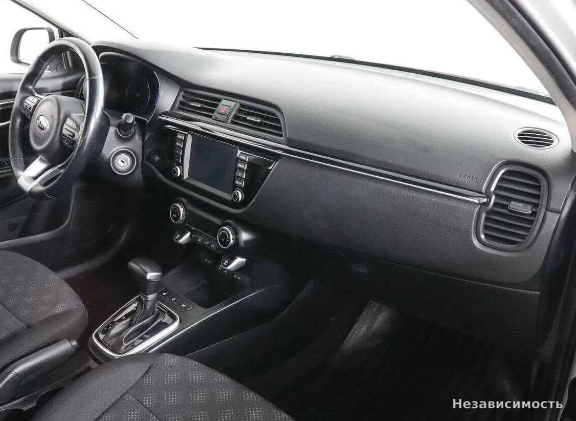 KIA Rio 2017 с пробегом — фото 10