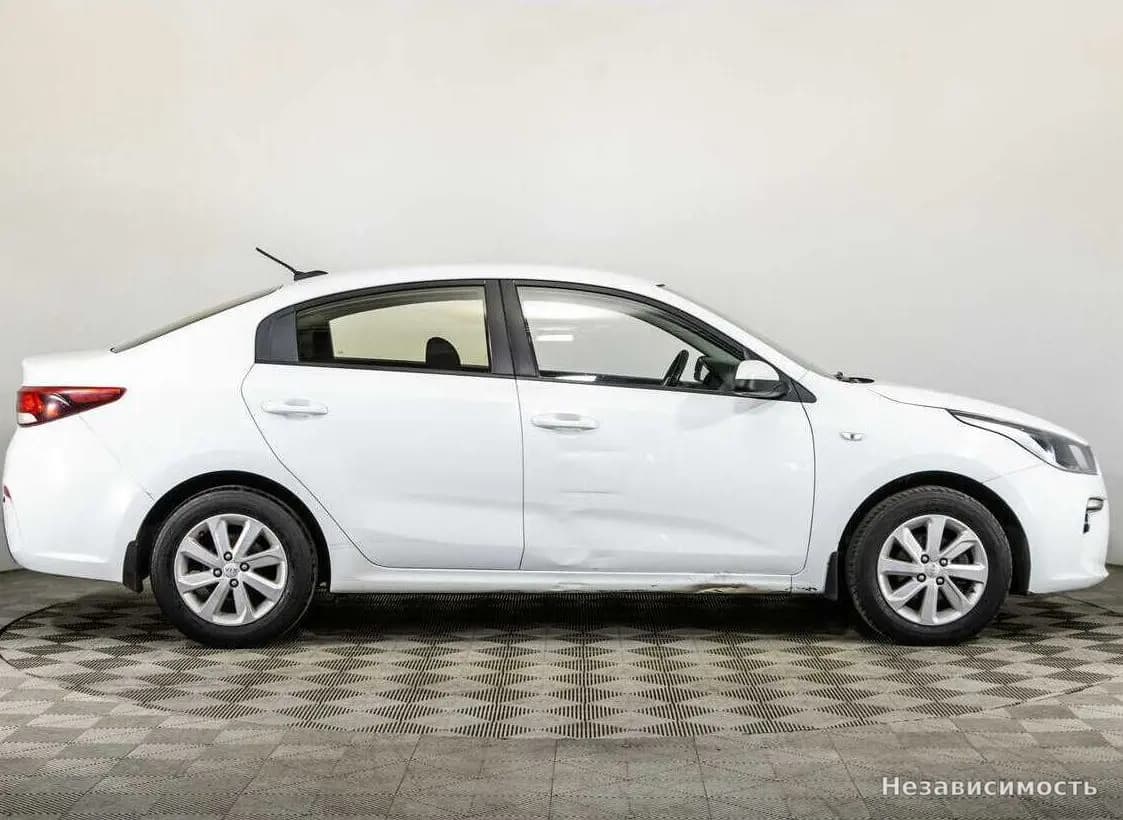 KIA Rio 2017 с пробегом — фото 4