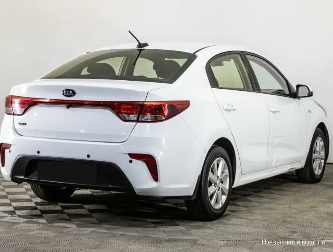 KIA Rio 2017 с пробегом — фото 5